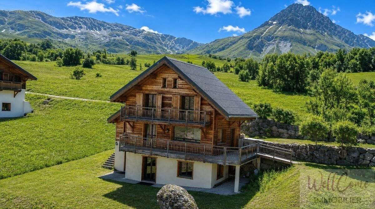 Maison à ALBIEZ-MONTROND