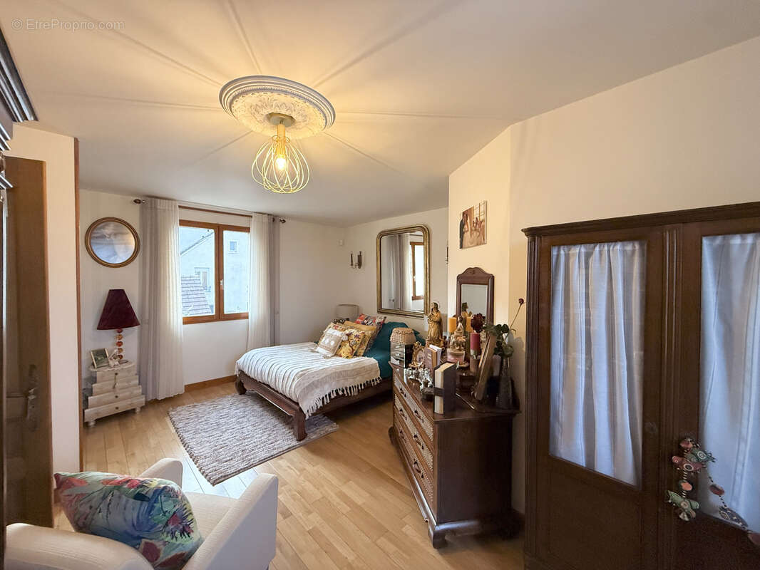 Maison à NANTEUIL-LES-MEAUX