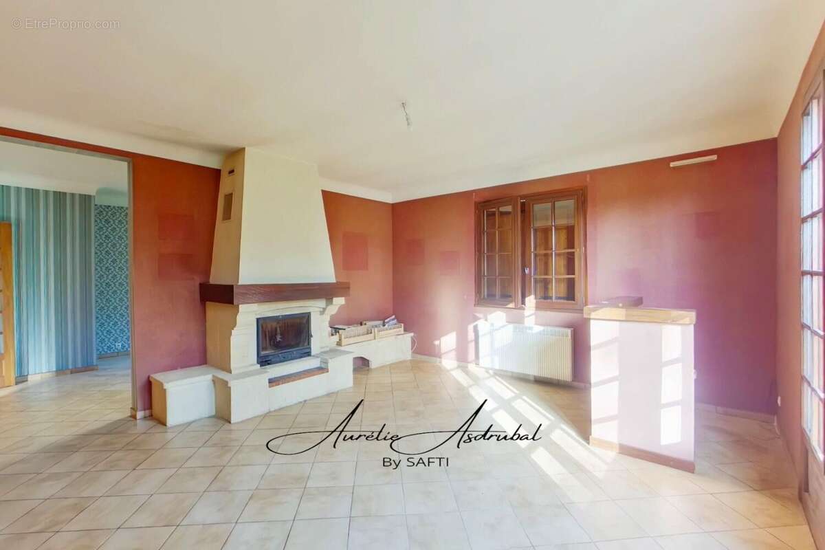 Maison 140 m² à Couze-Et-Saint-Front  - photo 4
