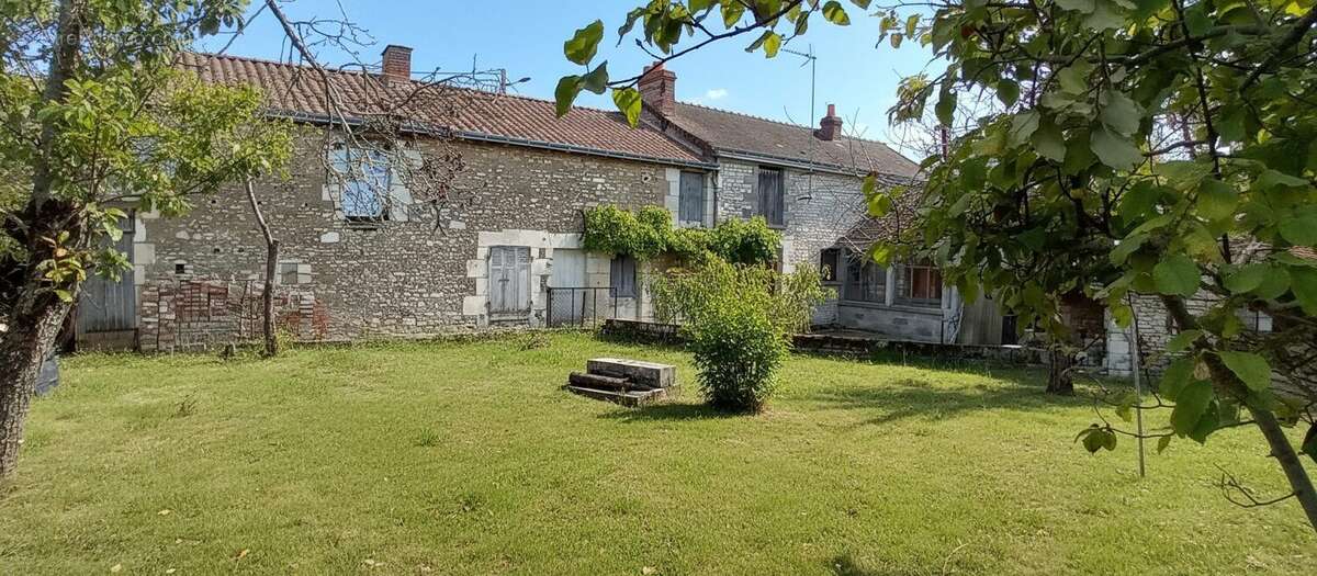 Maison à CHAVEIGNES