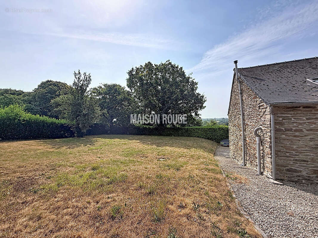 Maison familiale de 138 m² à Collinée - Au calme, sans vis-à-vis, sur 2 000 m² de terrain - photo 12