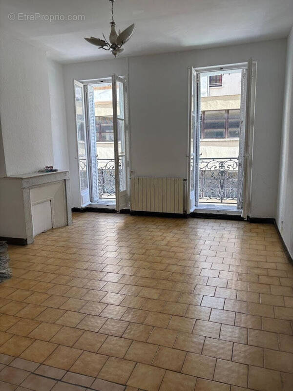 Appartement à MARSEILLE-2E