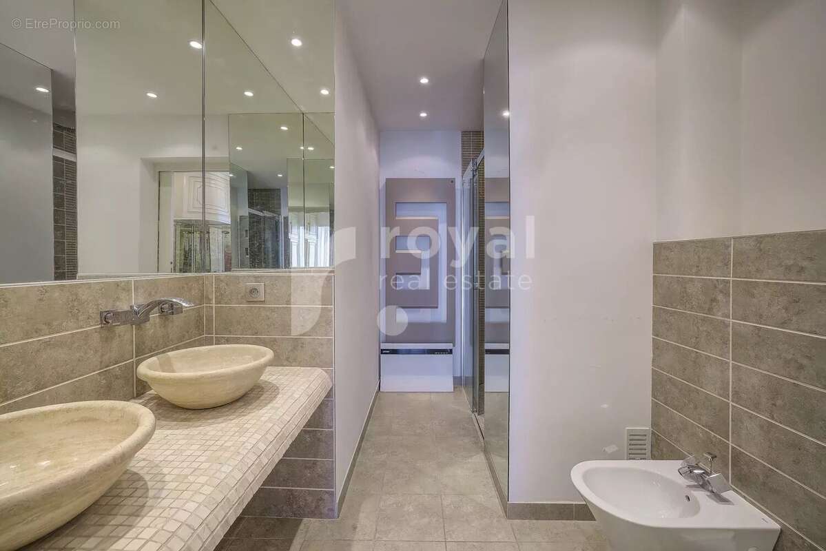 Appartement à MANDELIEU-LA-NAPOULE