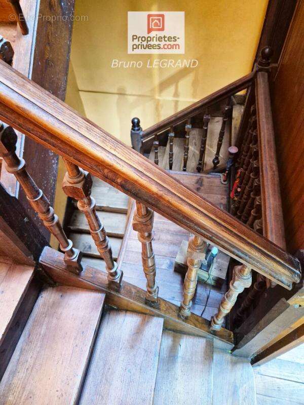 Maison idéale pour une grande famille, ou entreprise/investisseur - photo 9