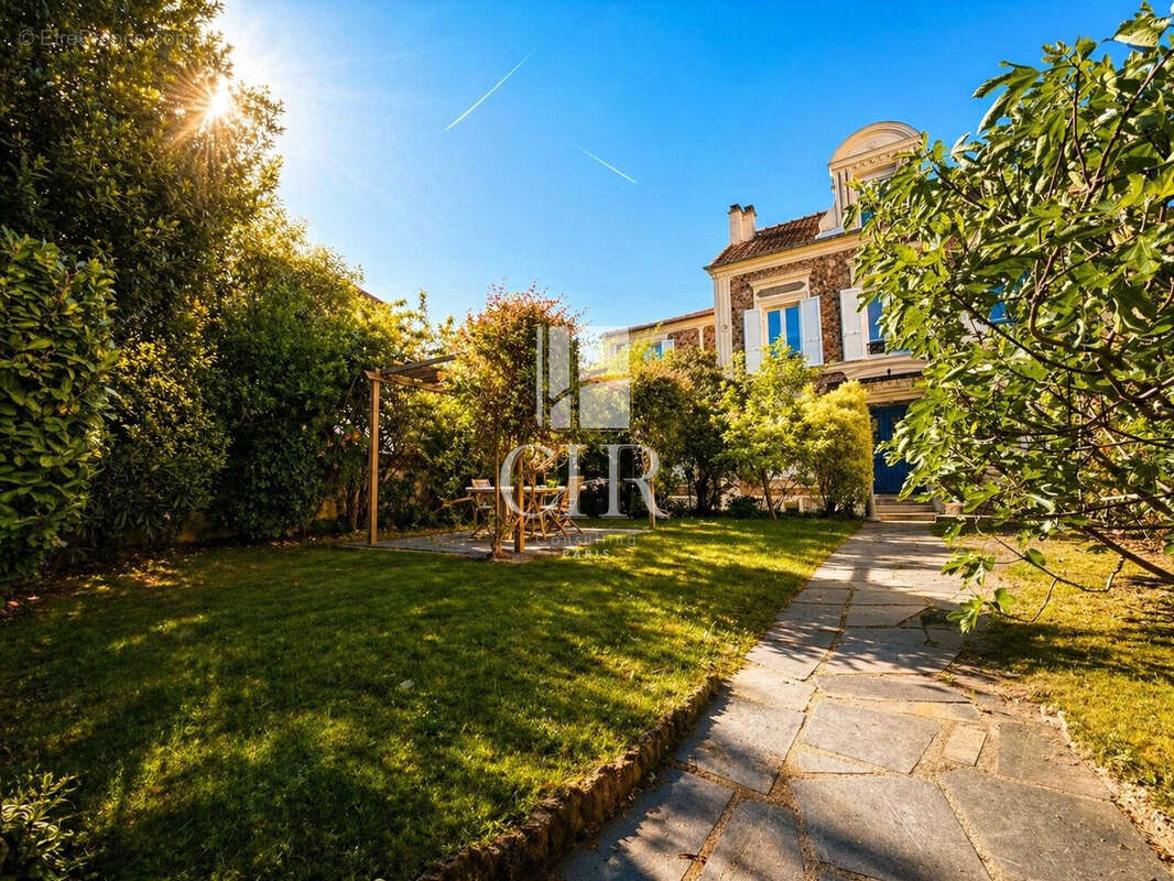Appartement à LE PERREUX-SUR-MARNE