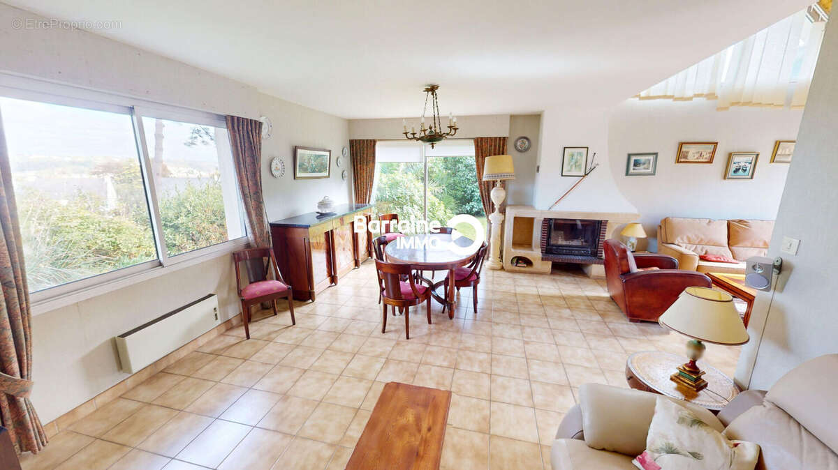 Maison à LOCQUENOLE