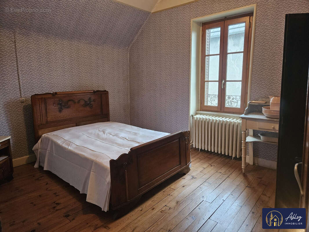 Maison à MERLINES