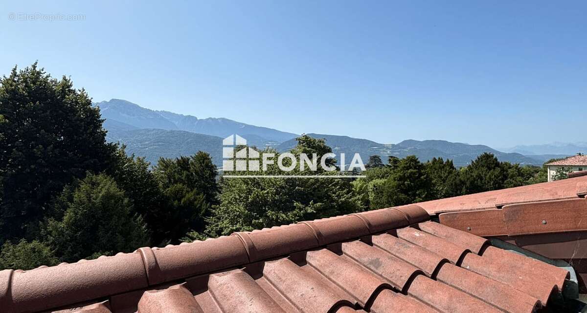 Appartement à SAINT-ISMIER