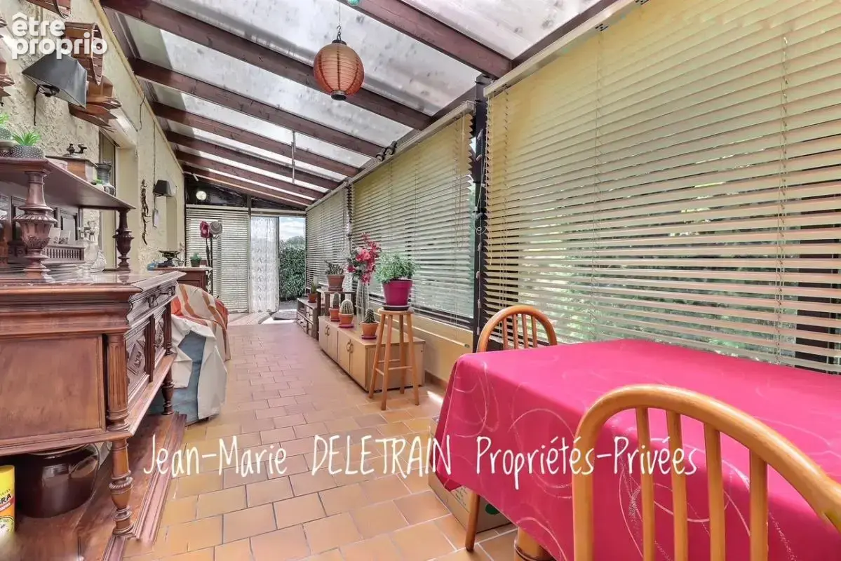 Maison de plain-pied avec véranda 23 m²  en Pays Foyen . Jardin clos et lumineux, prête à vivre" - photo 6