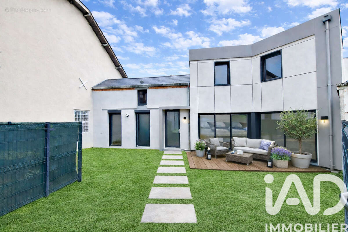 Photo 2 - Maison à SAINT-PRYVE-SAINT-MESMIN