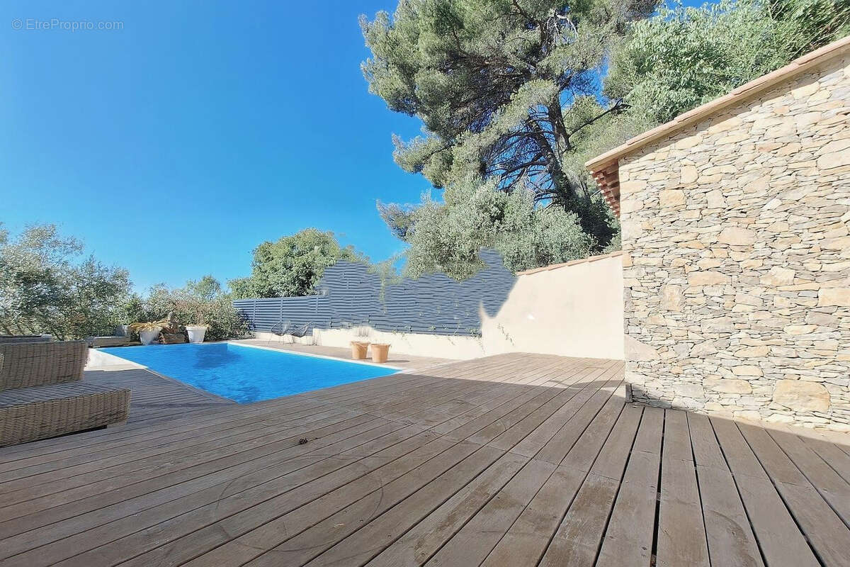 Maison à BELLEGARDE