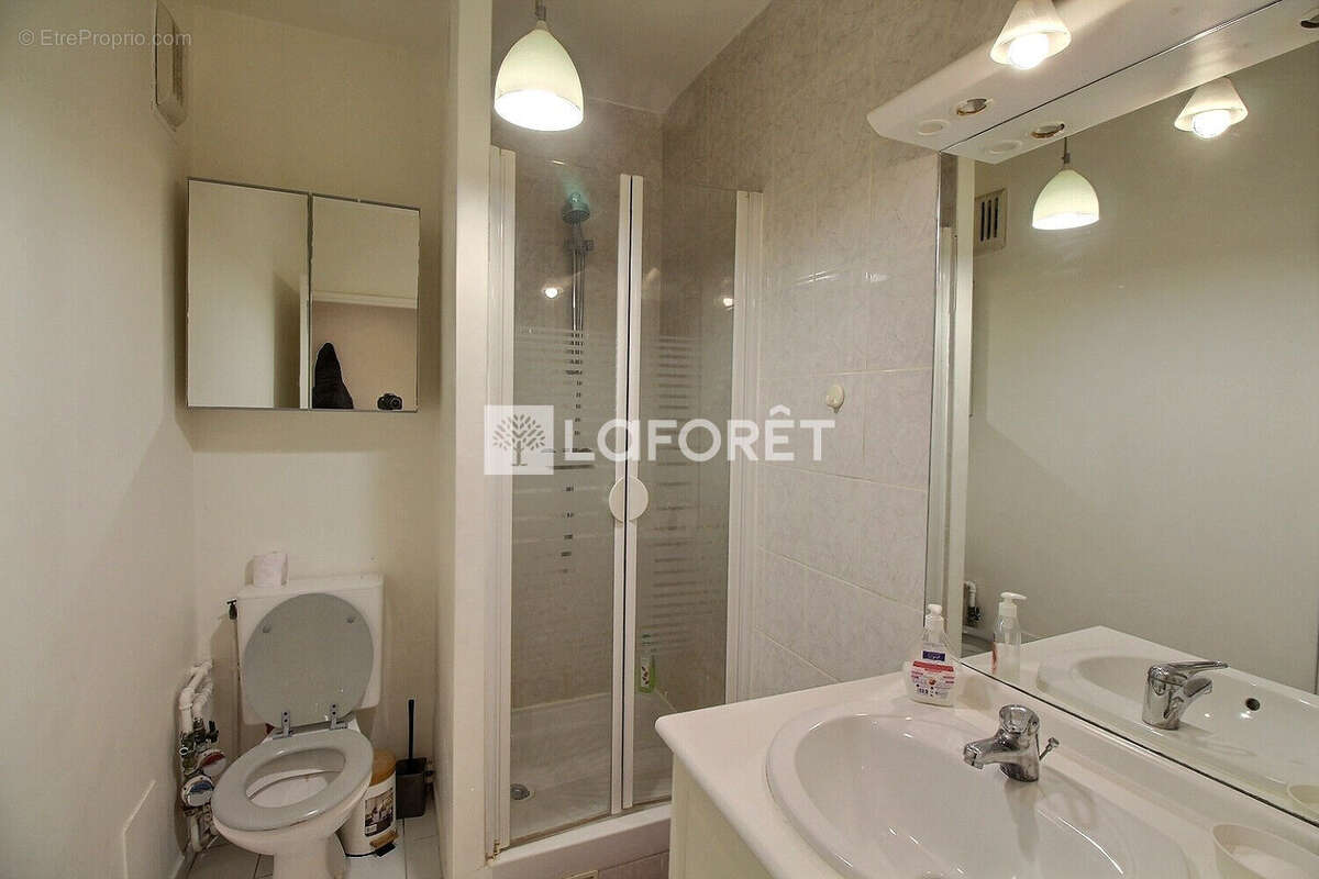 Appartement à COURBEVOIE