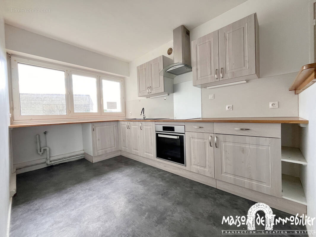 A vendre à COGNAC - Appartement 5 pièces - 86m2 - 2 emplacements de parking - photo 2