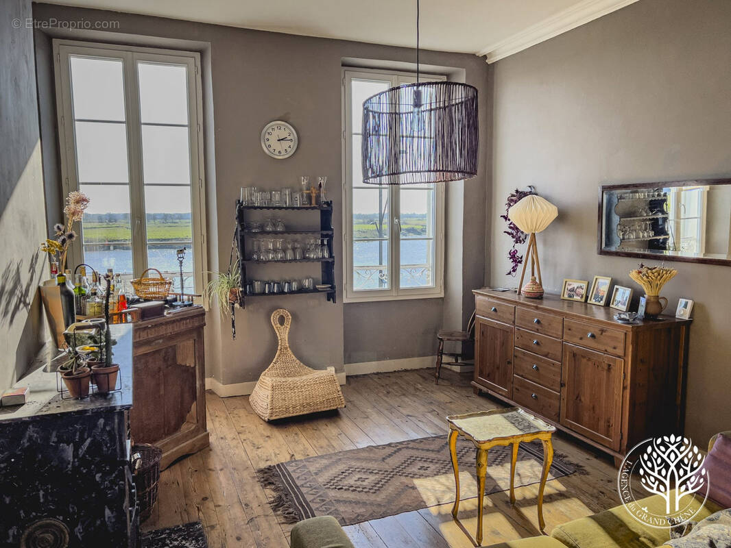 Maison à TONNAY-CHARENTE