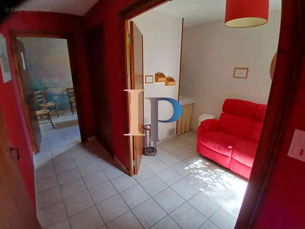 Maison à LA CLAYETTE