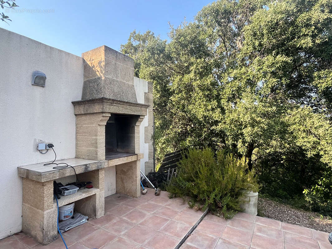 Luxueuse villa , 5 chambres avec piscine et garage, climatisation et vue panoramique exceptionnelle. - photo 20