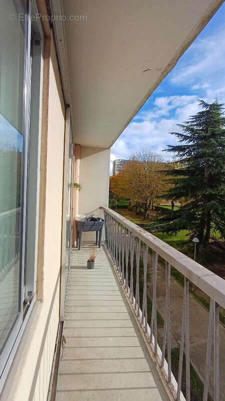 Appartement à FRESNES