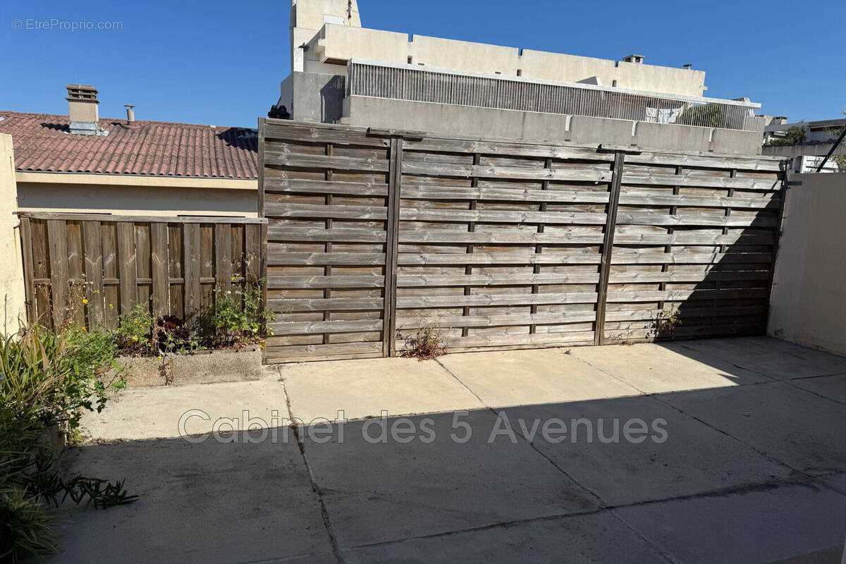 Appartement à MARSEILLE-5E