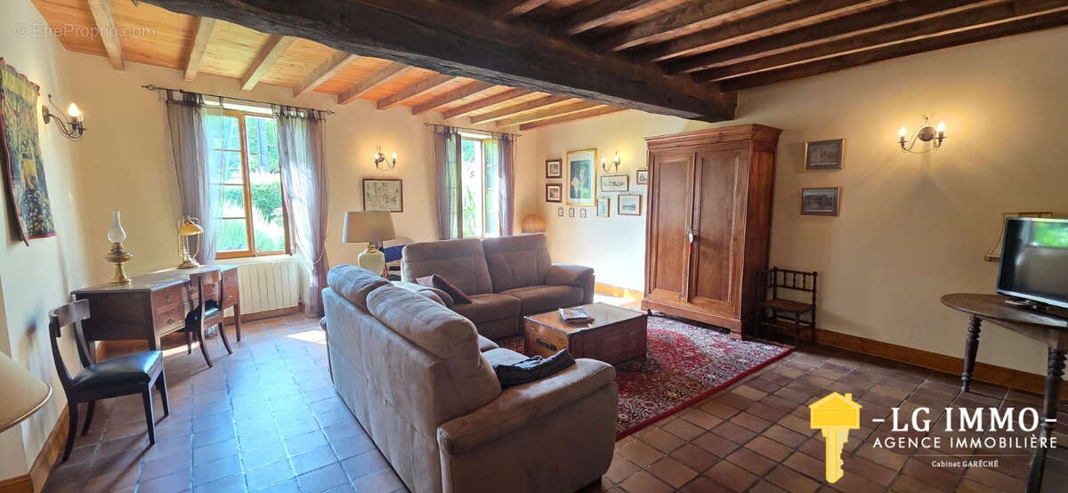 Maison à SAINT-DIZANT-DU-GUA