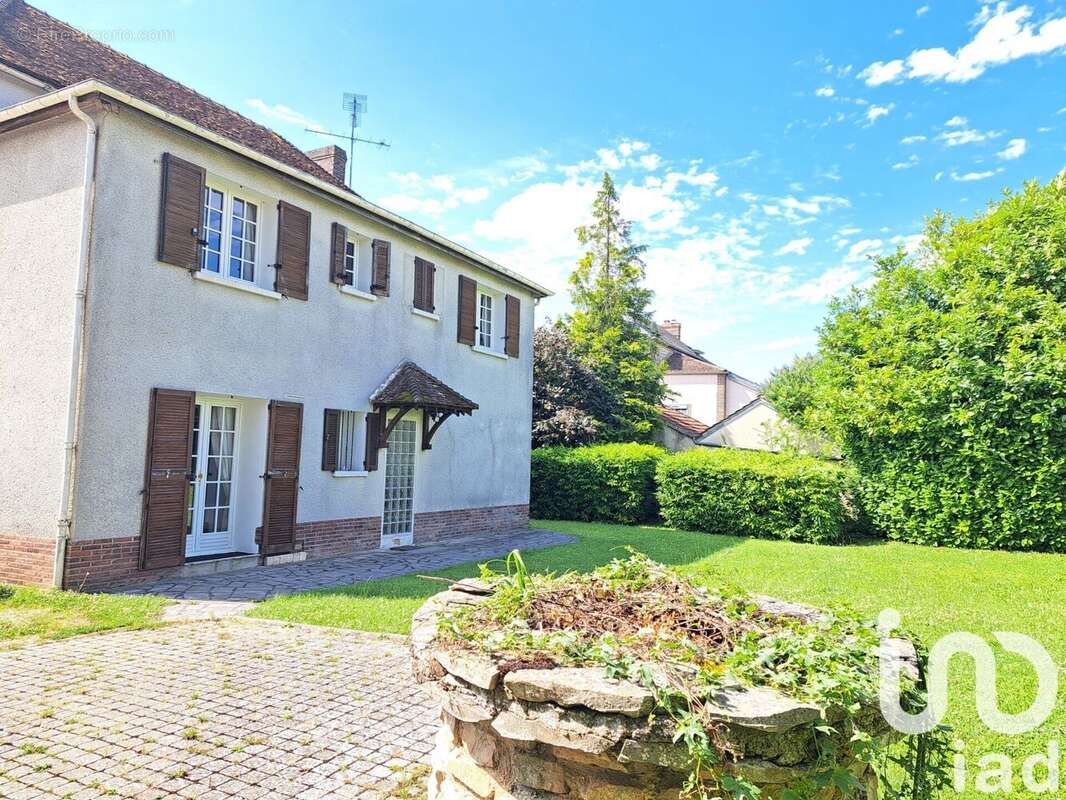 Photo 2 - Maison à VENIZY