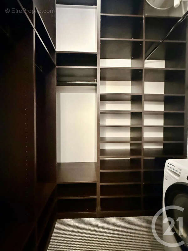 Appartement 80 m² à Paris-18e  - photo 6