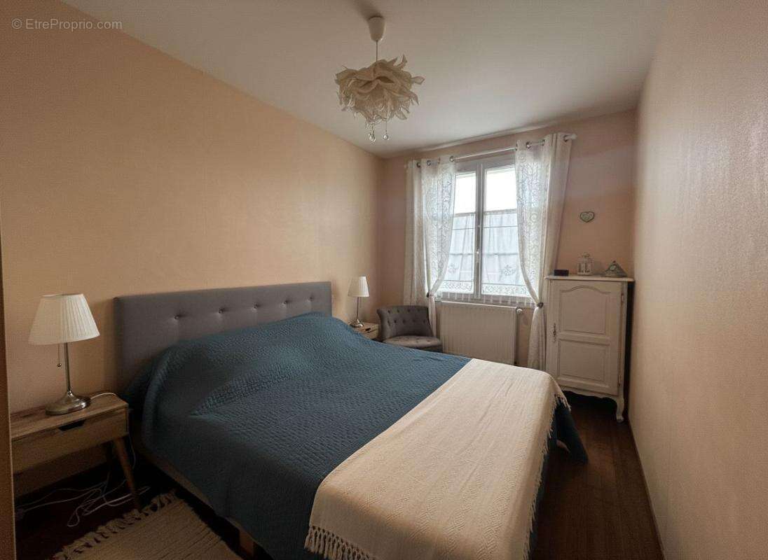 Maison à L'ILE-D'ELLE