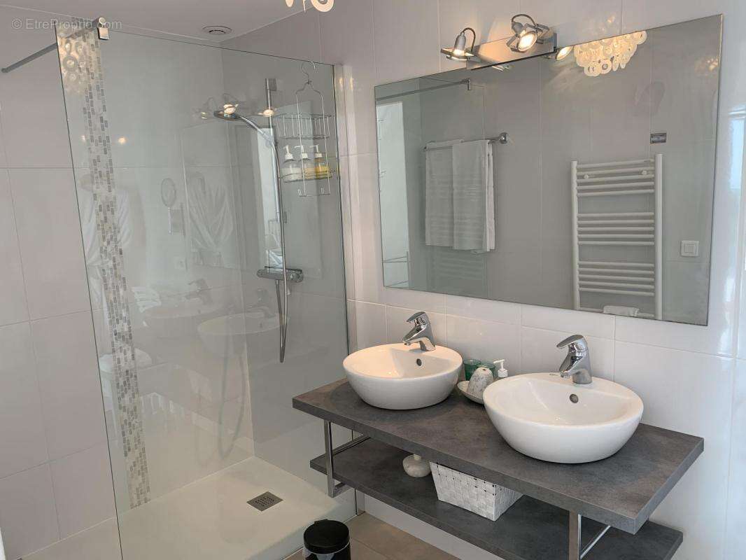 Villa vue mer avec chambres d'hotes et gites independants - photo 23