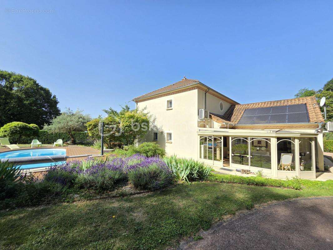 Magnifique Propriété de charme de 204m² à Chaulgnes avec Piscine et dépendances - photo 26