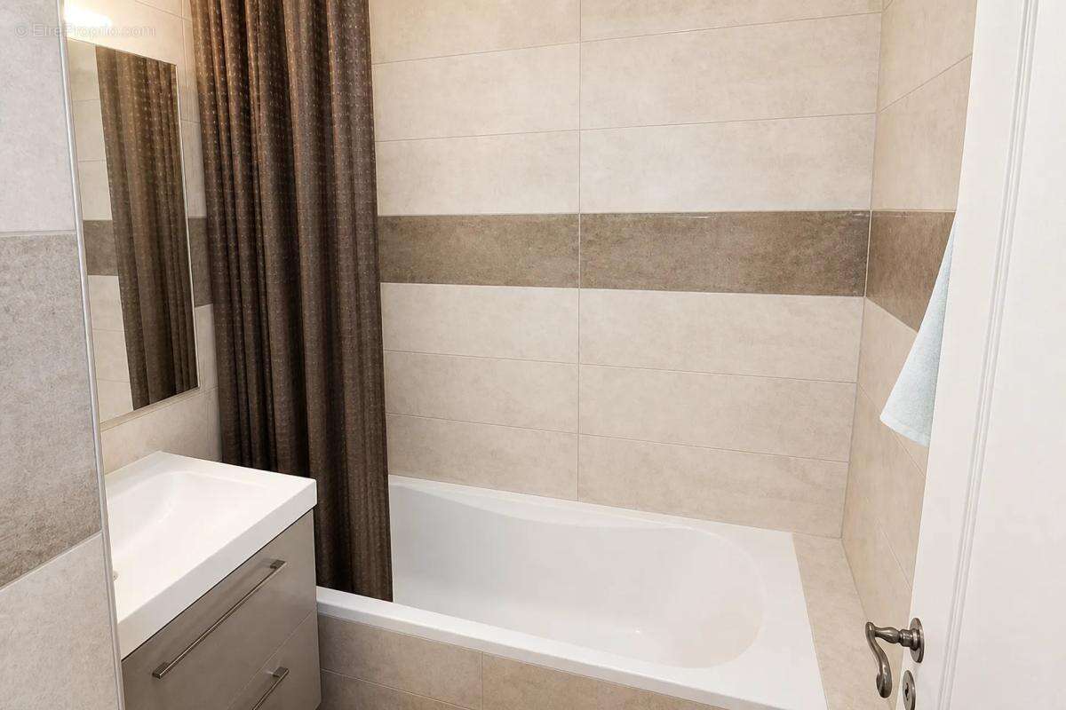 Appartement à ROQUEBRUNE-CAP-MARTIN