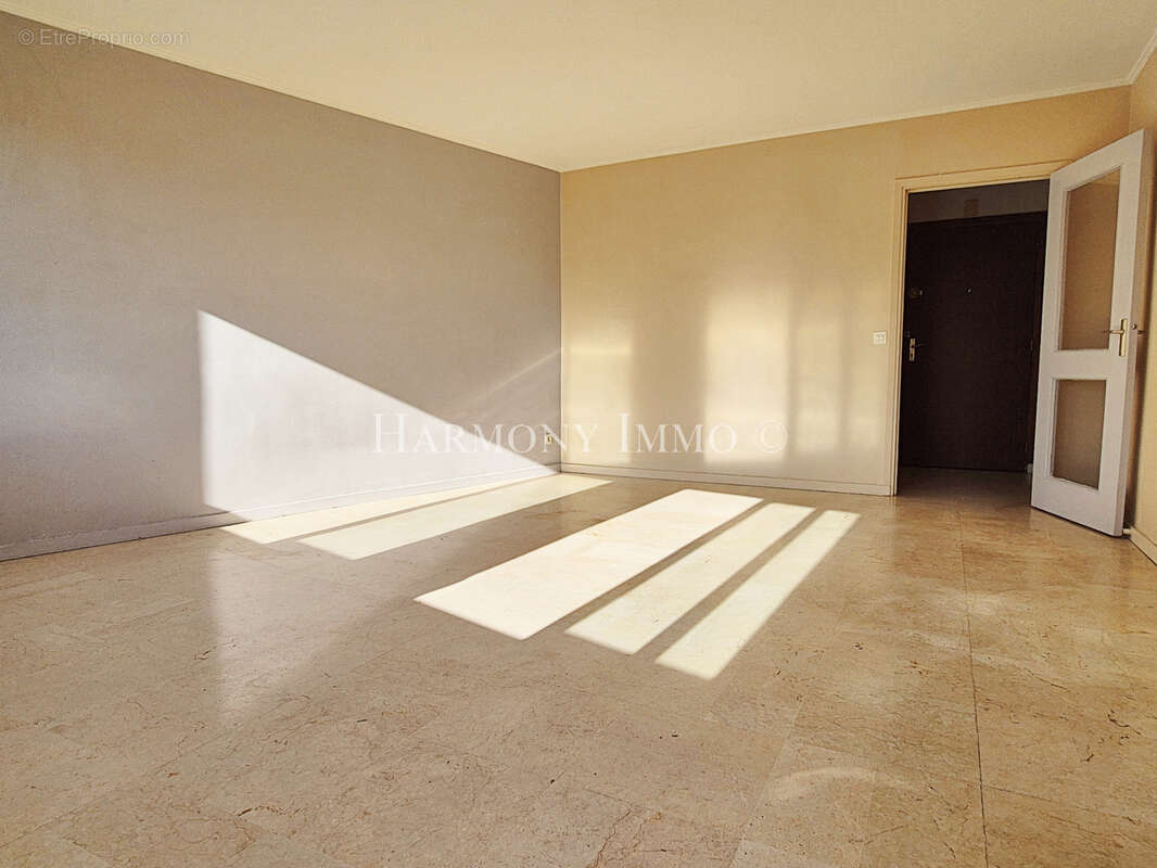 Appartement à FONTAINES-SUR-SAONE