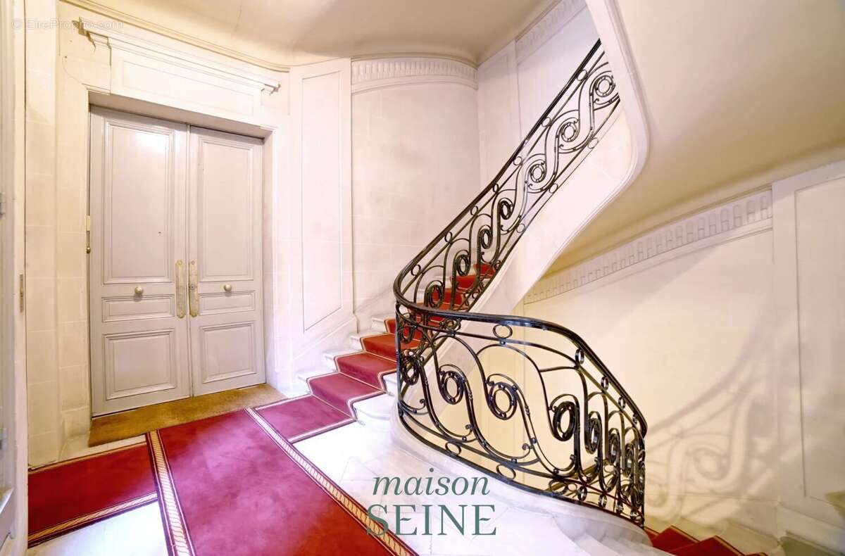 Appartement à PARIS-17E