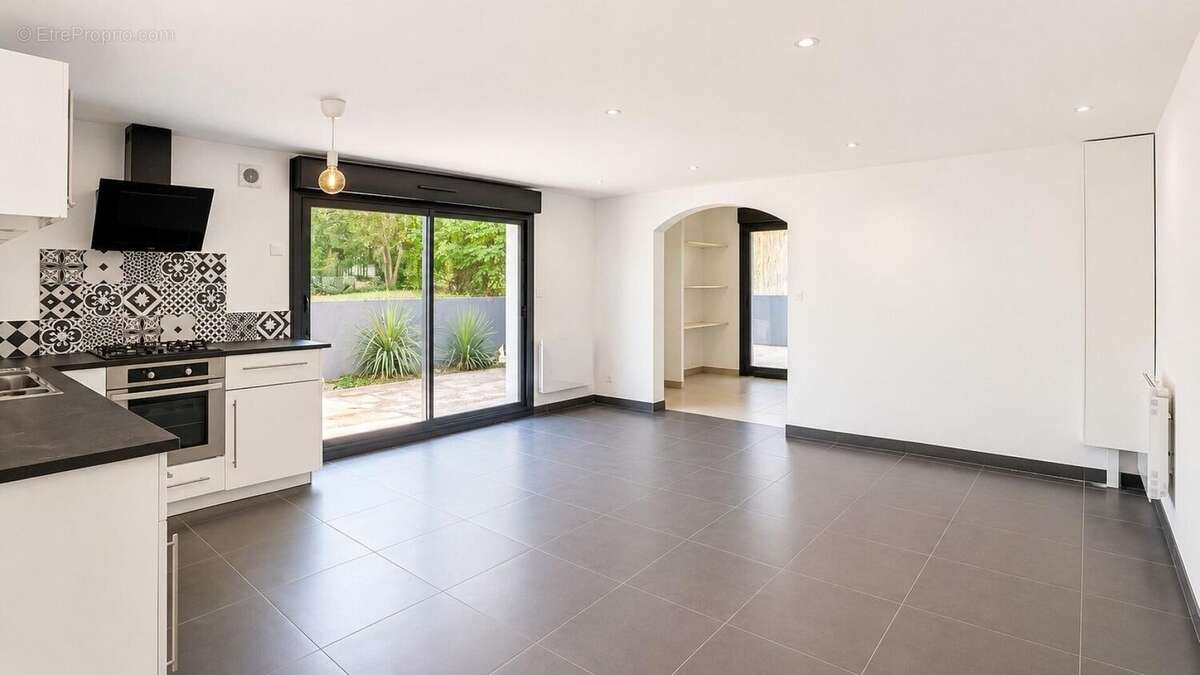 Photo 3 - Appartement à AMBARES-ET-LAGRAVE