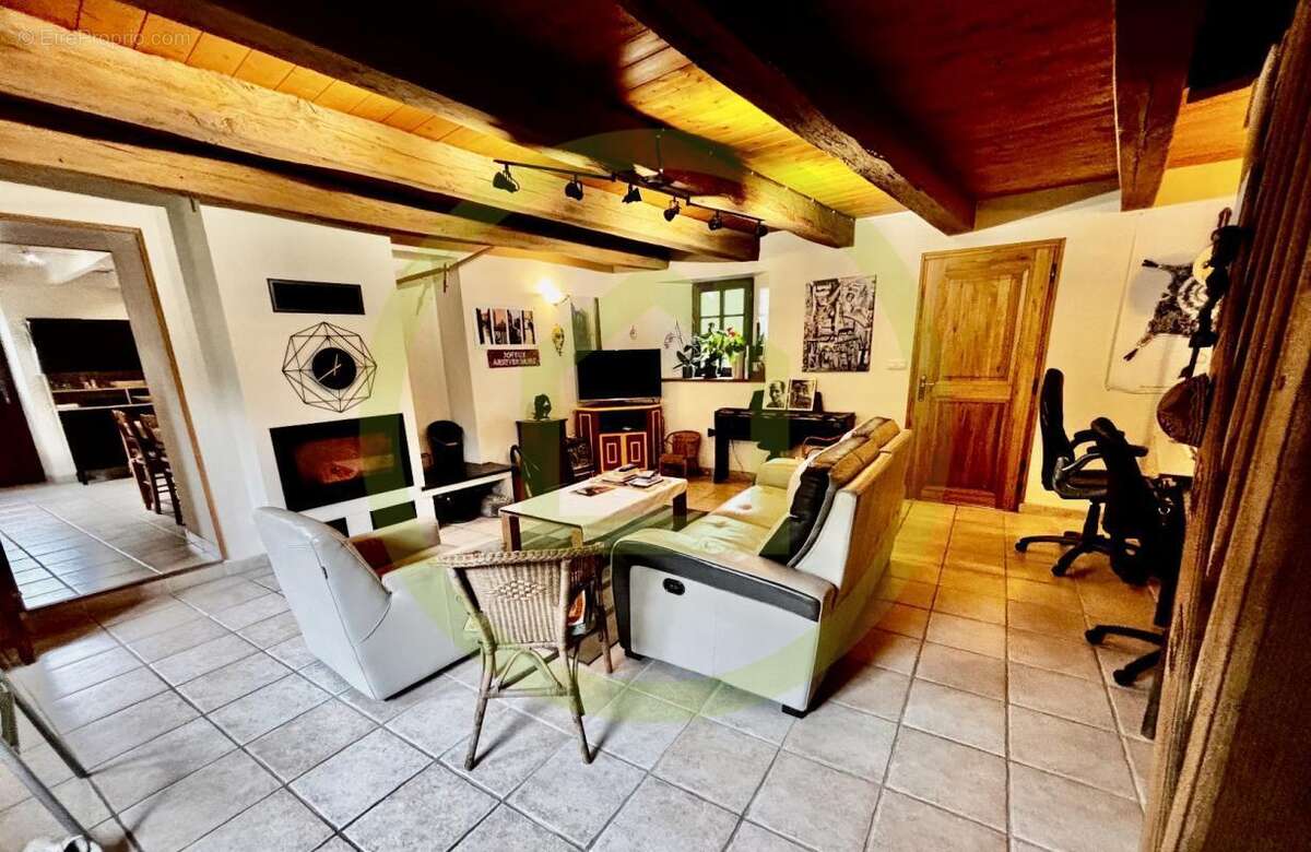 Maison à MAISONNISSES