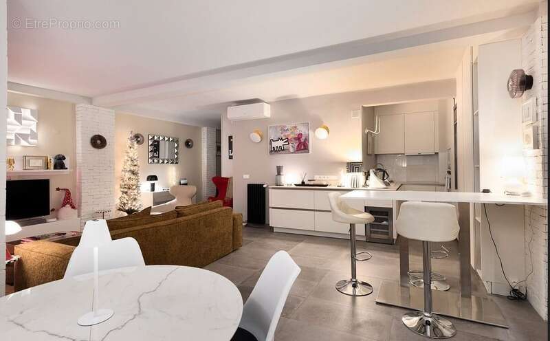 Appartement à PARIS-2E