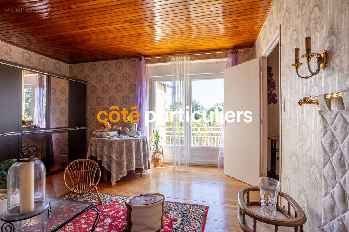 Maison à SALLES-LA-SOURCE