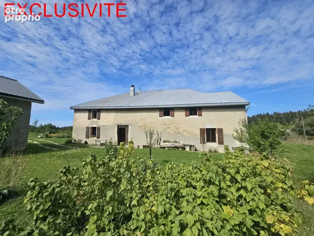 Haut-Jura : authentique ferme en pierre isolé sur terrain de plus de 30 Hectares - photo 6