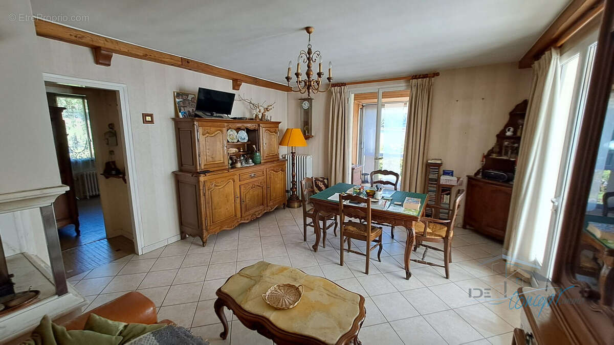 Maison à JANVILLE-SUR-JUINE