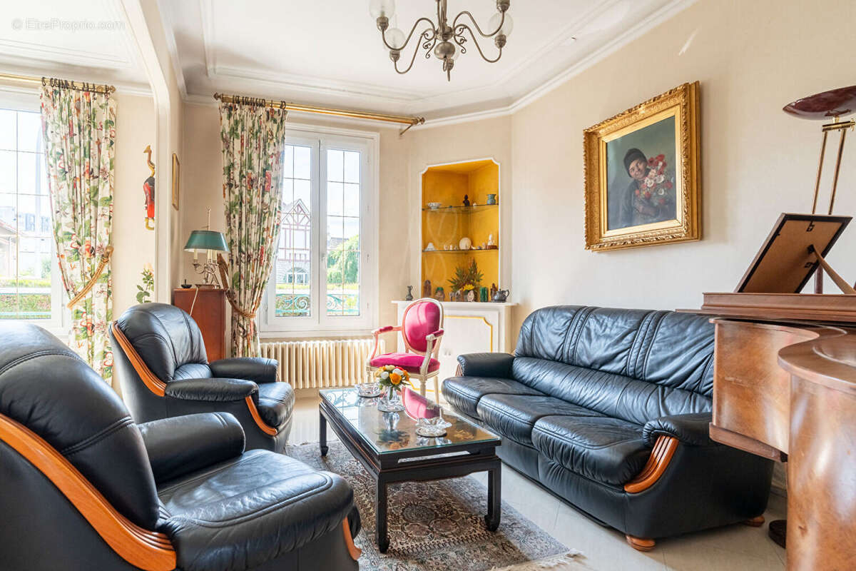 Maison Montesson 8 pièce(s) 163.14 m2 - photo 5