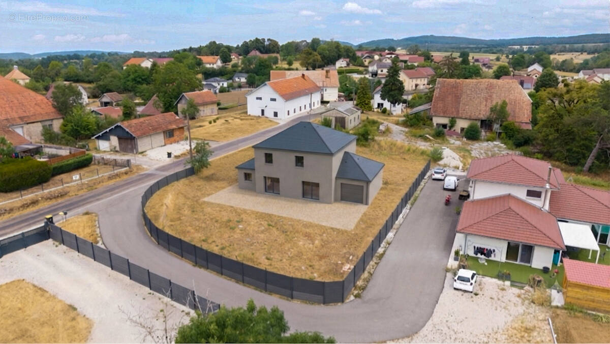 Terrain à VILLERS-CHIEF