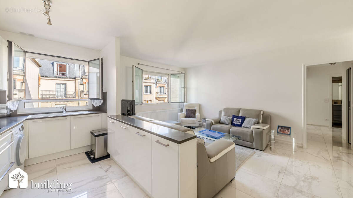 Appartement à PARIS-17E