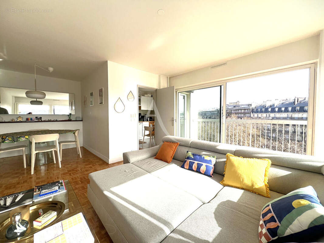 Appartement à PARIS-11E