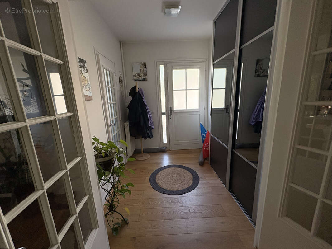 Appartement à SAINT-NOM-LA-BRETECHE