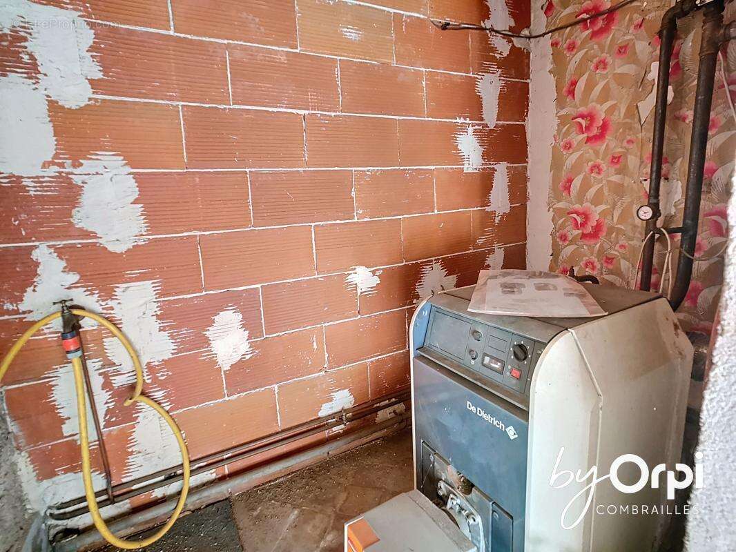 Maison à DURDAT-LAREQUILLE