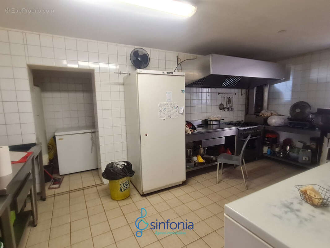 Commerce à REMOULINS