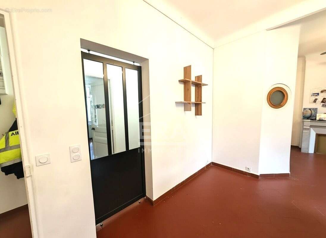 Appartement à MARSEILLE-5E