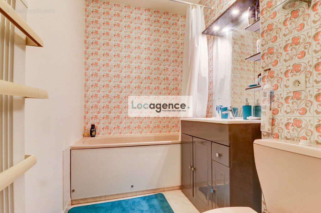 Appartement à MANDELIEU-LA-NAPOULE