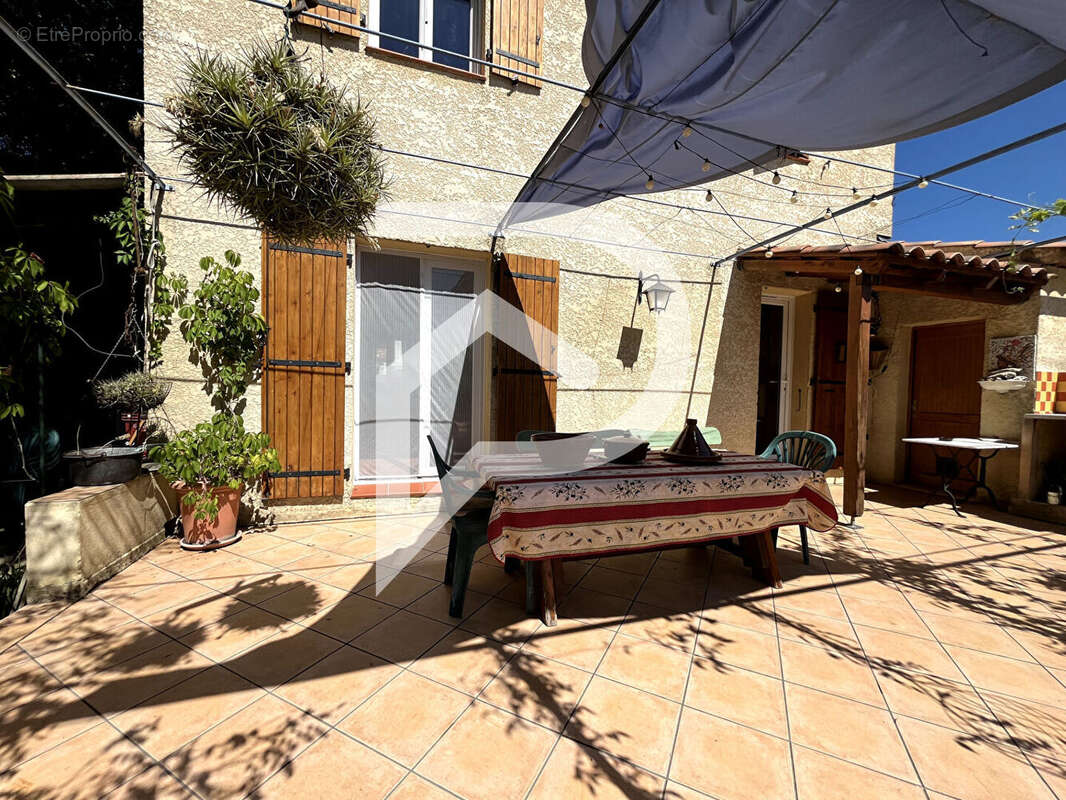 Maison à GREOUX-LES-BAINS