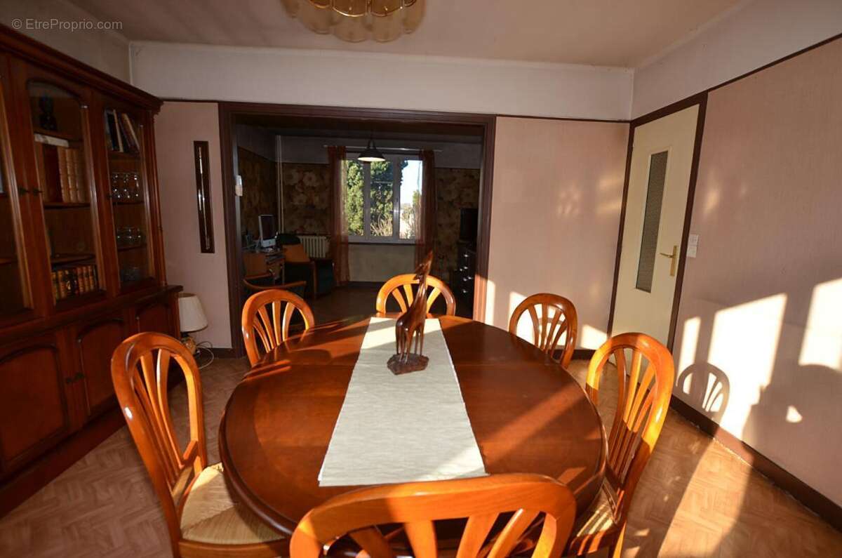 Maison à SAINTE-GENEVIEVE-DES-BOIS