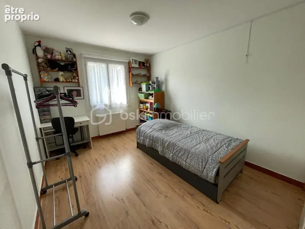 Maison sur sous-sol complet rénovée avec soins sur 3532 m² de terrain non clos - photo 13