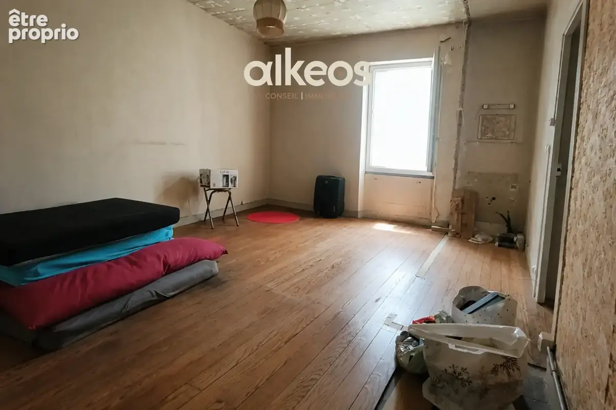 Maison de caractère avec ancienne boutique  231 m2  Grange & terrasses - photo 11